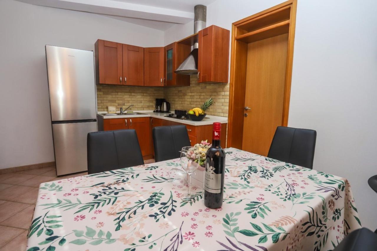 Apartment Nina With Private Pool Nova Vas  외부 사진