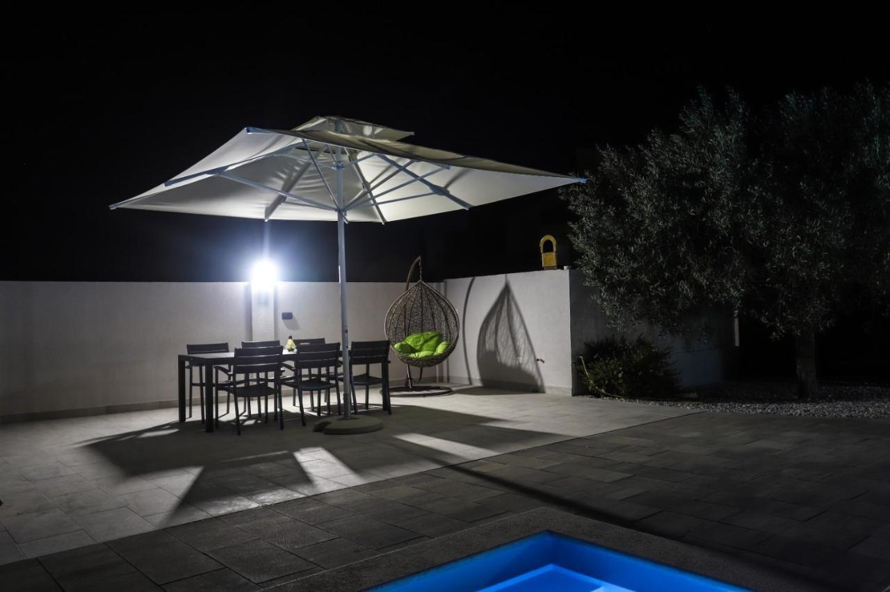Apartment Nina With Private Pool Nova Vas  외부 사진