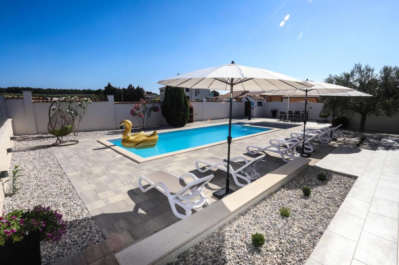 Apartment Nina With Private Pool Nova Vas  외부 사진