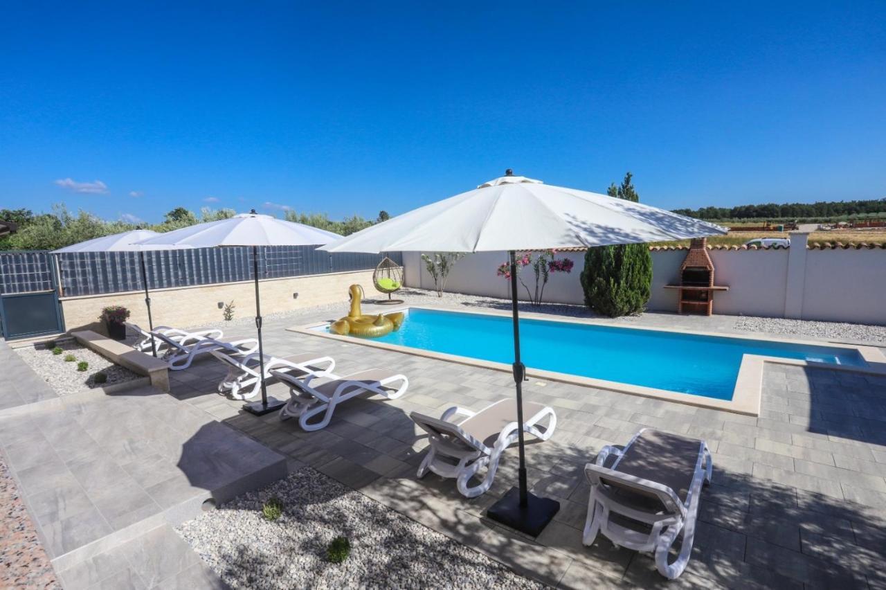 Apartment Nina With Private Pool Nova Vas  외부 사진